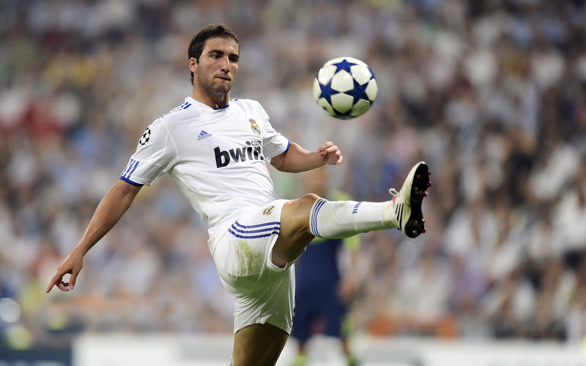 开云下载-布鲁诺·卡博克洛在巴黎奥运会小组赛中砍下33分，17个篮板，43个效率值